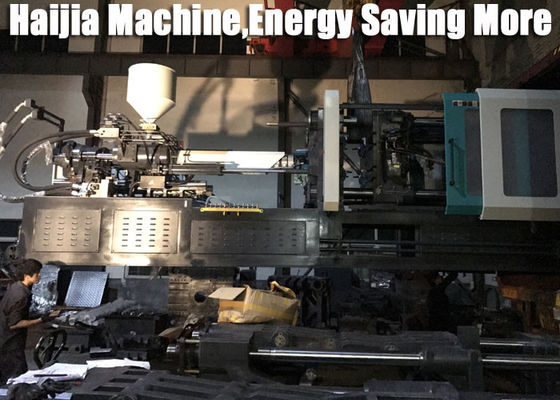 近いループ ペット プレフォームの射出成形機械力37tの重量を締め金で止める780トン