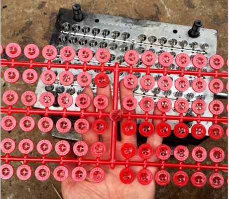プラスチック ボタンの作成のための省エネの射出成形機械